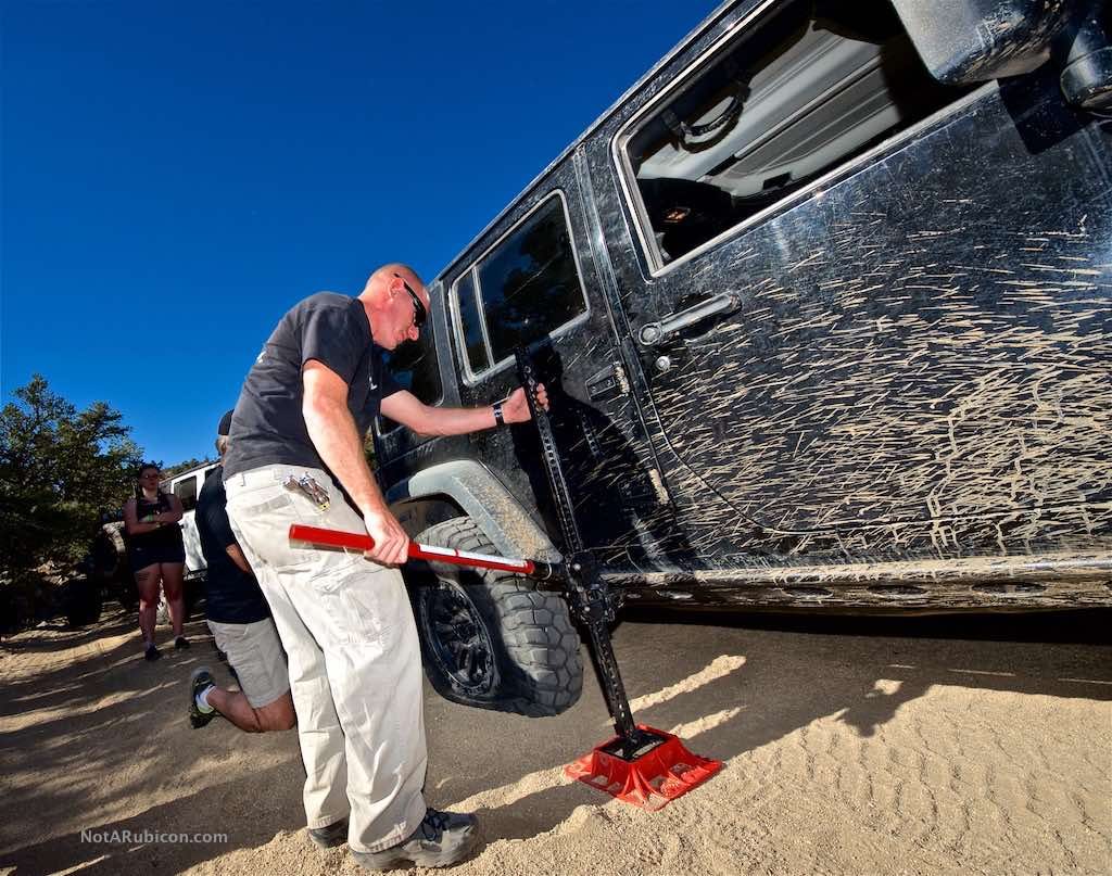 Jeep with flat tire at Mottino Wash