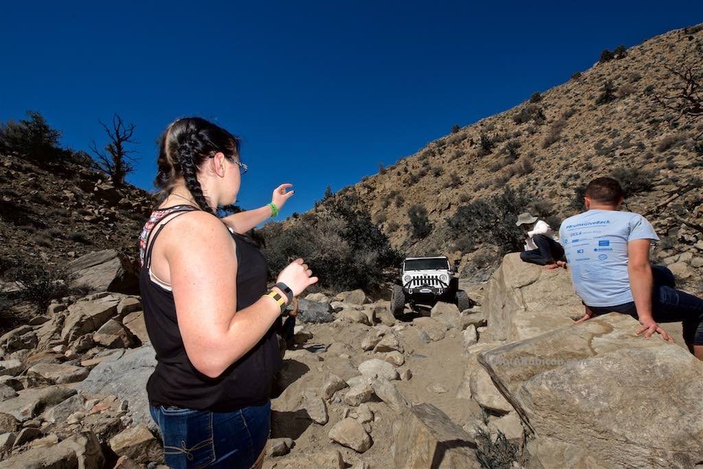 Spotting Jeep through rocks